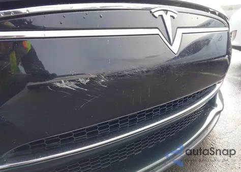 2013 Tesla Model S Performance z USA, uszkodzony, nr VIN 5YJSA1DP7DFP17019